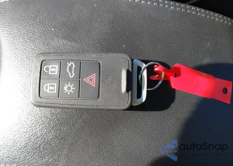 2015 Volvo S60 T5 Premier z USA, uszkodzony, nr VIN YV126MFK4F1337856